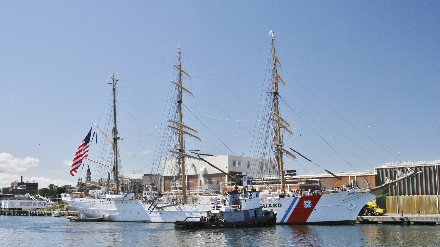 Burnham Associates Moves Nantucket Lightship LV-112